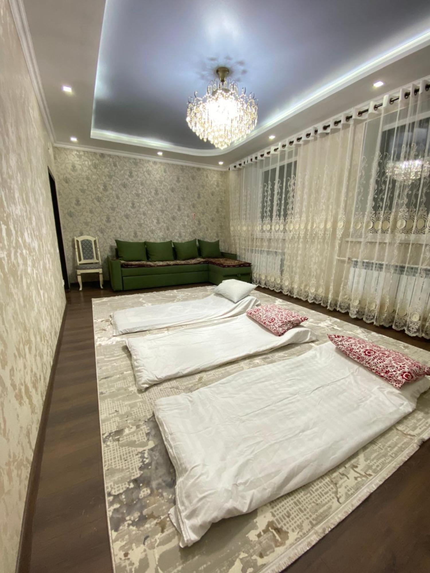 Guest House Glover Karakol Exteriér fotografie
